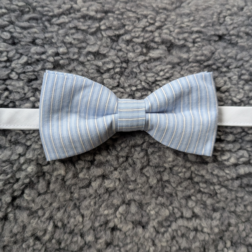 klassisk ljusgrå fluga